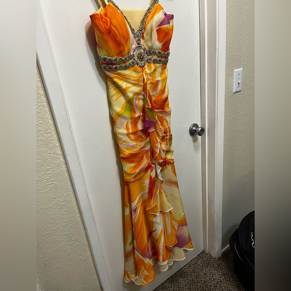 HEAD TURNER gorgeous dress from basix II worn only once.